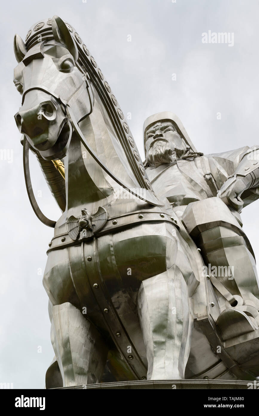 La Genghis Khan Statue équestre, partie de la Statue de Gengis Khan, complexe 54 km à l'est d'Oulan-Bator, Mongolie. Banque D'Images