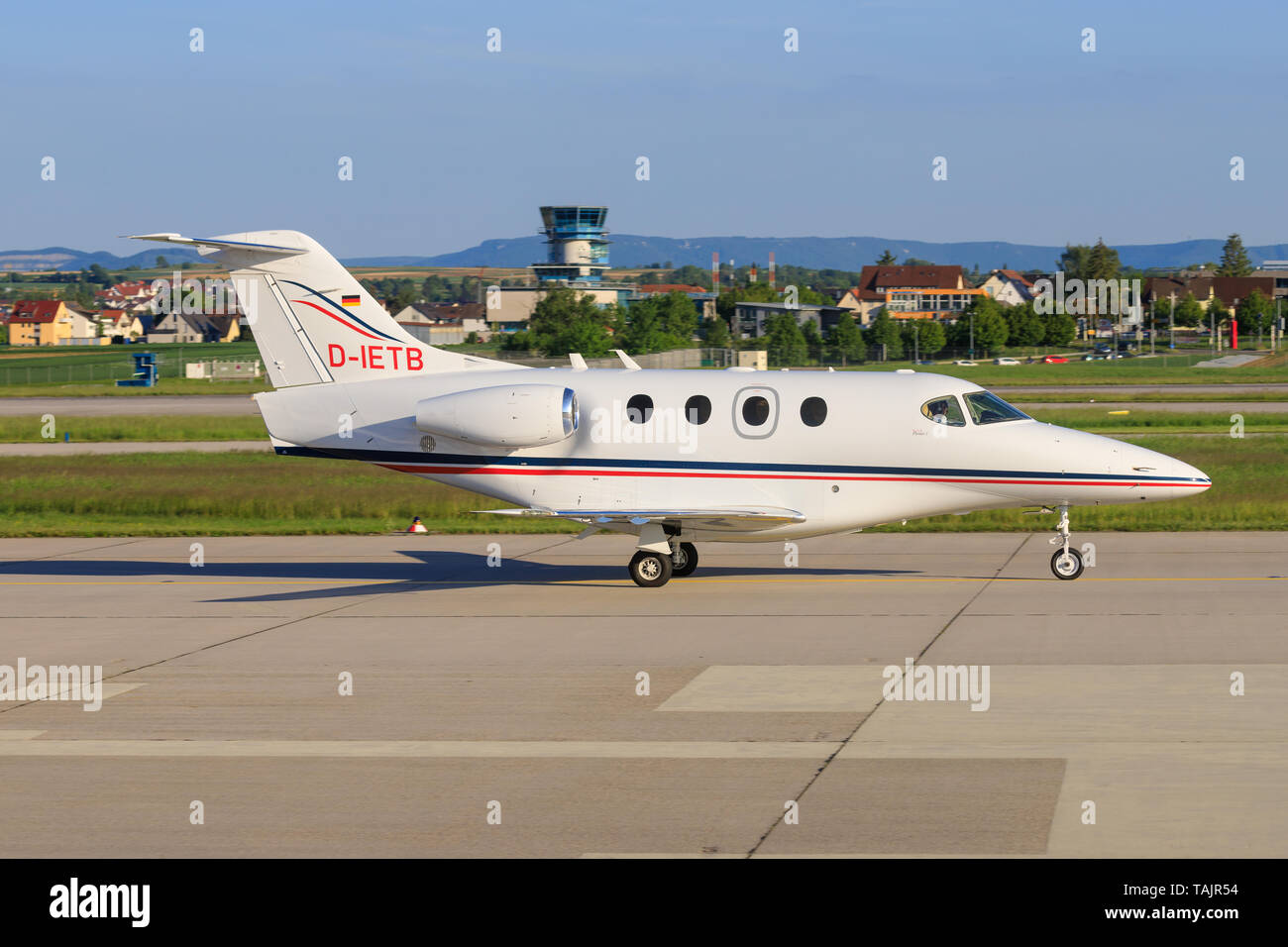 Stuttgart/Allemagne, 22 août 2019 : jet d'affaires de Raytheon Premier 1 390 à l'aéroport de Stuttgart. Banque D'Images