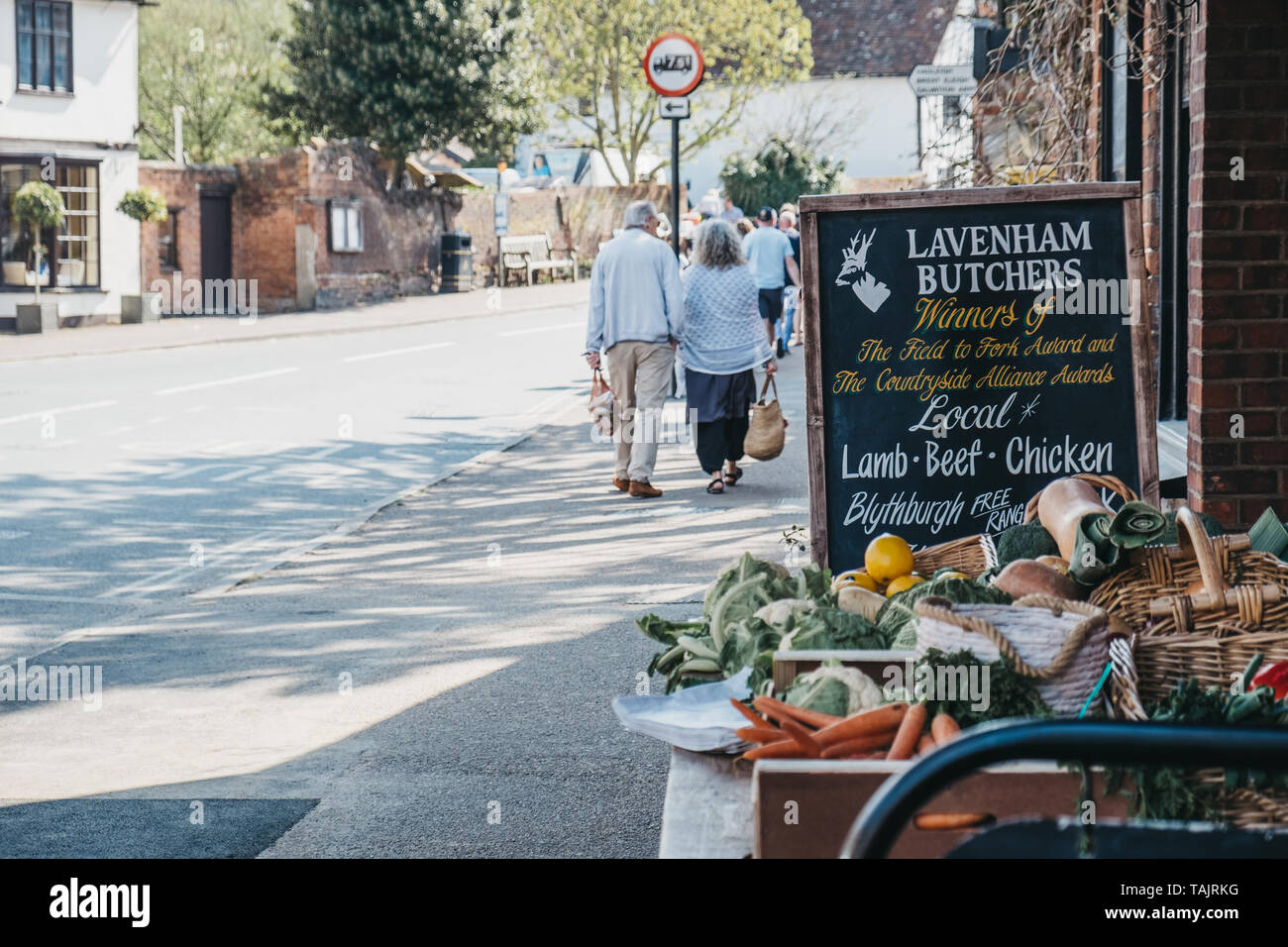 Lavenham, UK - 19 Avril 2019 : Des produits frais locaux en vente dans les boucheries Lavenham Lavenham, dans un village de Suffolk, Angleterre, célèbre pour son Guildhall un Banque D'Images