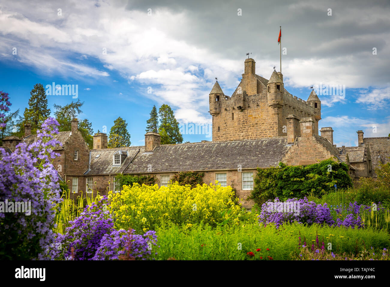 Le Château de Cawdor romantique avec jardins en Ecosse Banque D'Images