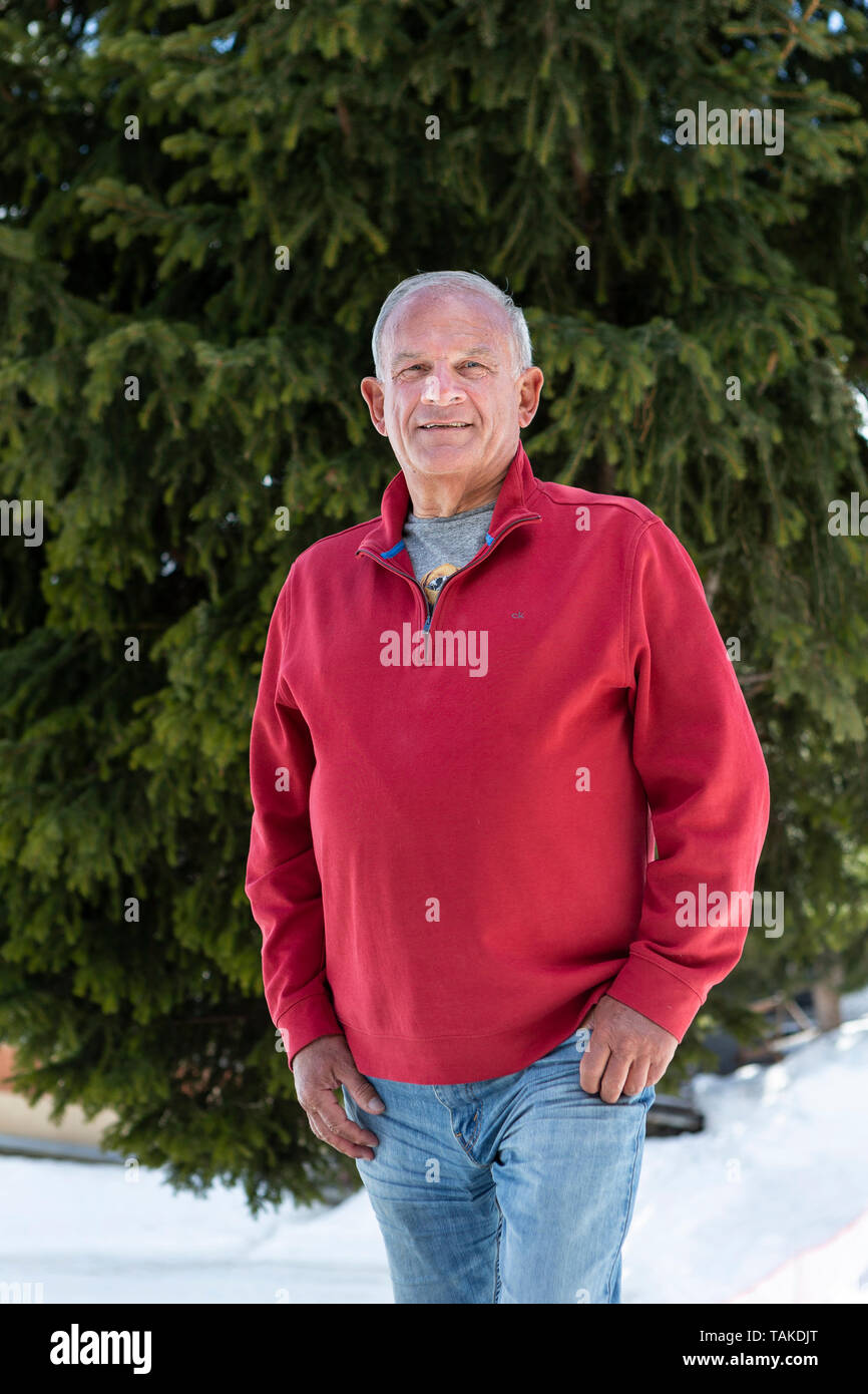 Portrait von Peter Hahne, deutscher, Fernsehmoderator waehrend der auf dem Skiurlaub Bettmeralp, Wallis, Schweiz, am Samstag 20. Avril 2019. (Photo : Dominic Steinmann) Banque D'Images