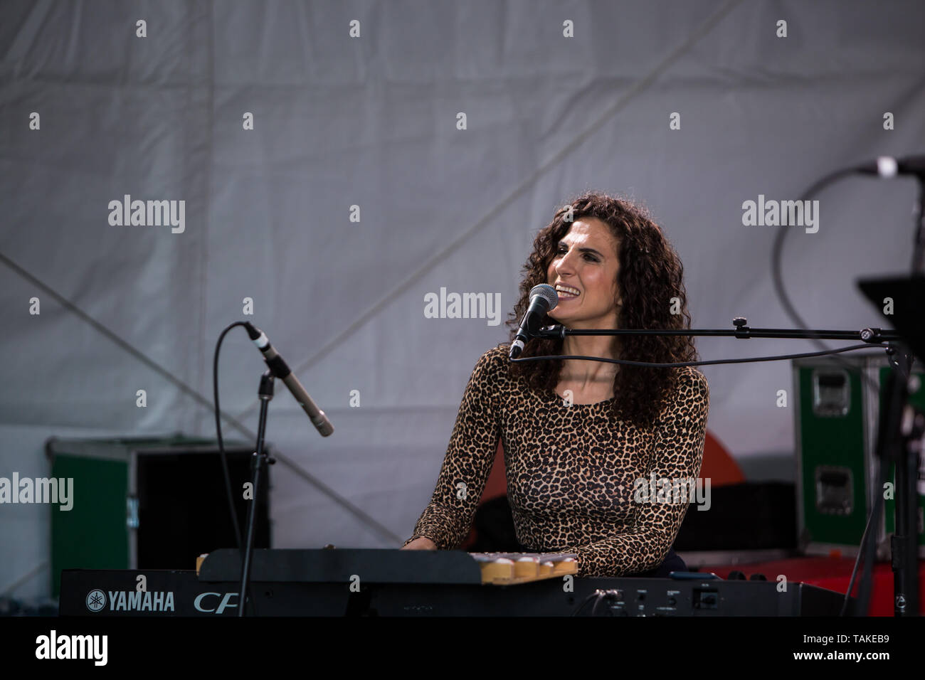 Chanteuse et pianiste de jazz en prestation au Festival de musique de Radio-Canada à Toronto, Canada Banque D'Images