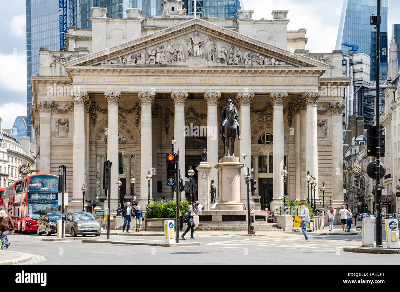 Le Royal Exchange immeuble situé au carrefour de la Banque à Londres, au Royaume-Uni. Banque D'Images