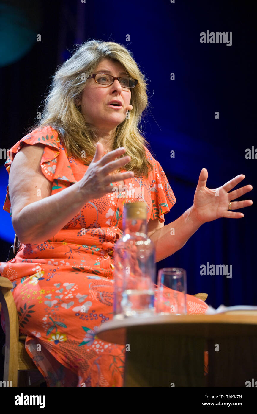 Universitaire féministe américaine Naomi Wolf auteur écrivain et ancien conseiller politique générale sur la scène du festival Hay Hay-on-Wye Powys Pays de Galles UK Banque D'Images