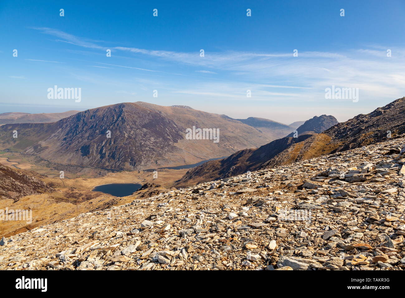 En regardant vers le sommet de Pen An Wen Ole des flancs de Glyder Fawr, Parc National de Snowdonia Banque D'Images