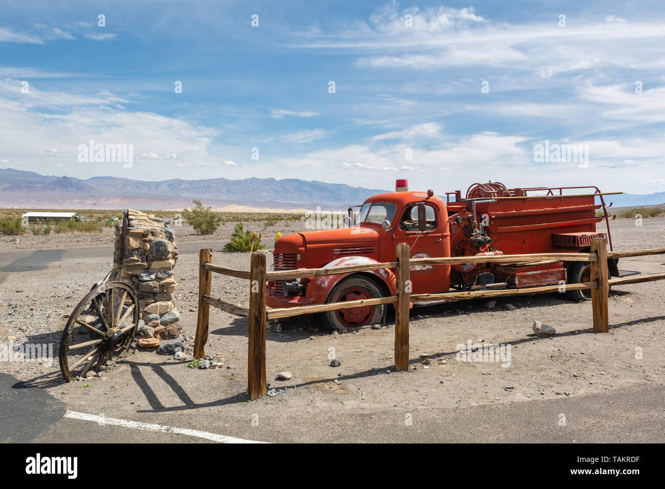 Californie, USA - 4 Avril 2019 : vieux camion de pompiers à Stovepipe Wells, Death Valley National Park. Banque D'Images
