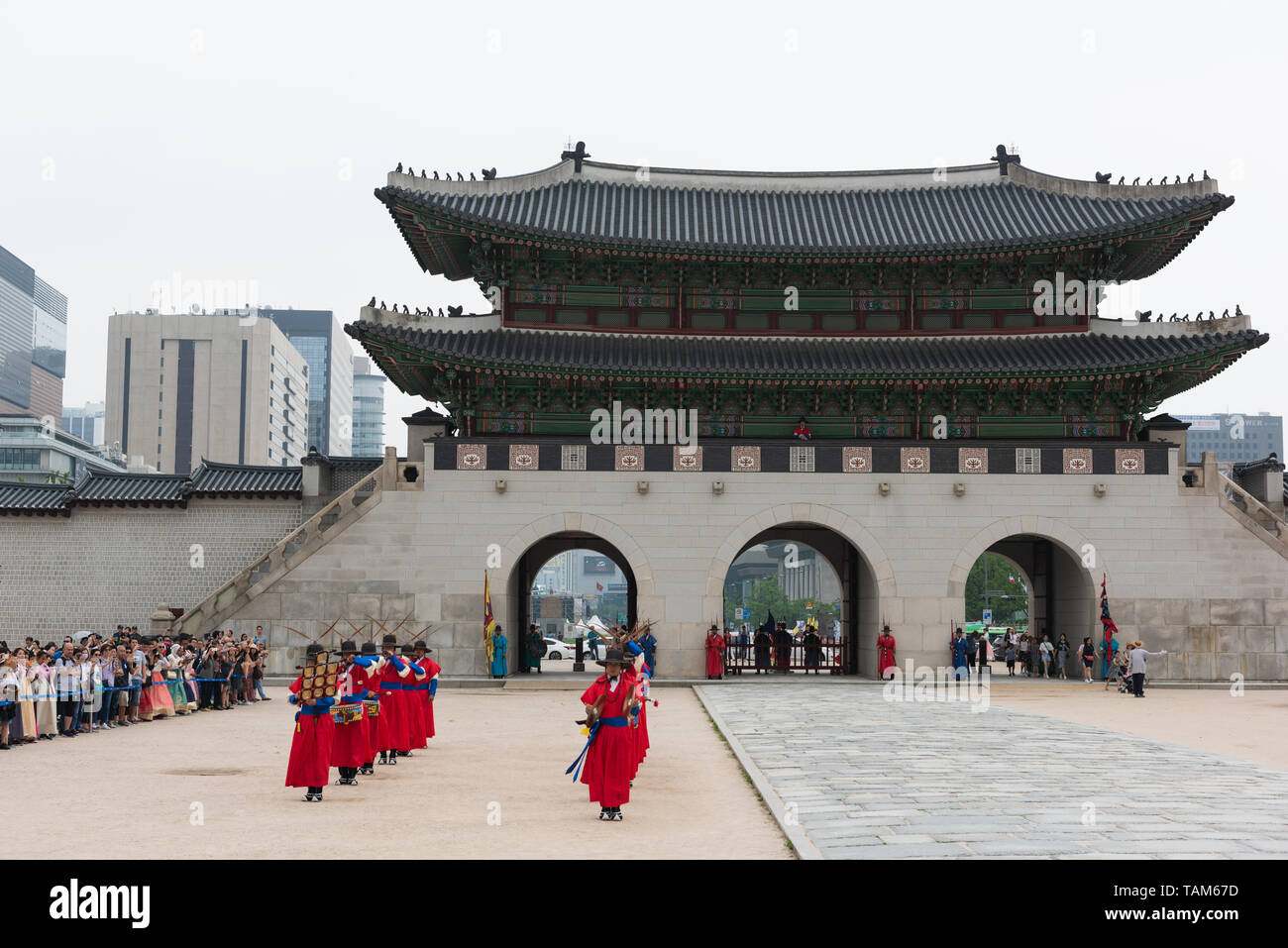 La relève de la garde à Buckingham Palace à Séoul, Corée du Sud. Banque D'Images