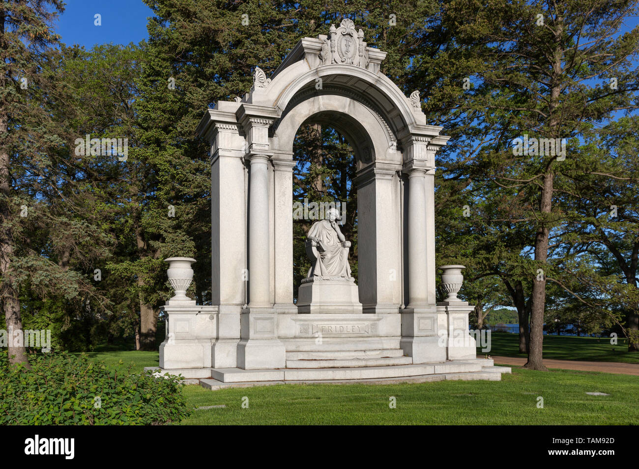 Abram Fridley (1817-1888) monument situé dans le cimetière Lakewood à Minneapolis, Minnesota. Fridley était un agent des Indiens Winnebago, agriculteur, avocat, Banque D'Images