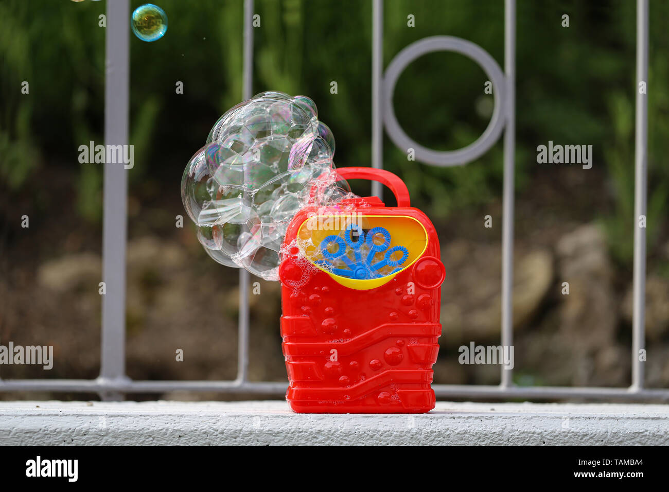 machine a bulles banque d image et photos alamy coloriage de silken windhound