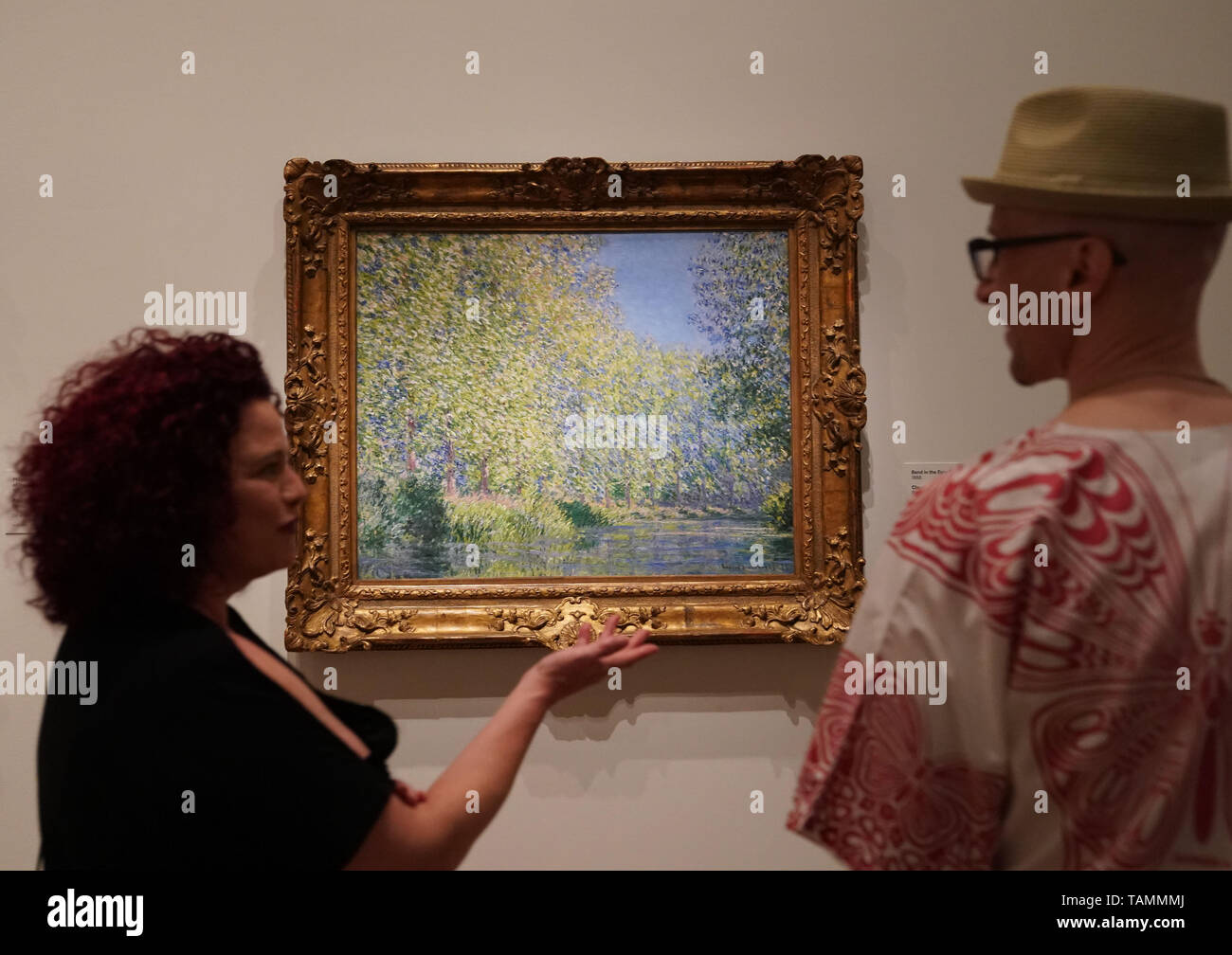 Washington, USA. 25 mai, 2019. Personnes visitent l'exposition "l'oeil impressionniste" au Philadelphia Museum of Art de Philadelphie, Pennsylvanie, États-Unis, le 25 mai 2019. Cette exposition réunit plus de 80 œuvres dans une variété de médias- Peinture, sculpture, estampes, dessins, pastels et- afin d'allumer les réalisations de certains des artistes les plus appréciés de l'histoire dont Claude Monet, Mary Cassatt, Vincent van Gogh. L'exposition durera jusqu'au 18 août. Credit : Liu Jie/Xinhua/Alamy Live News Banque D'Images