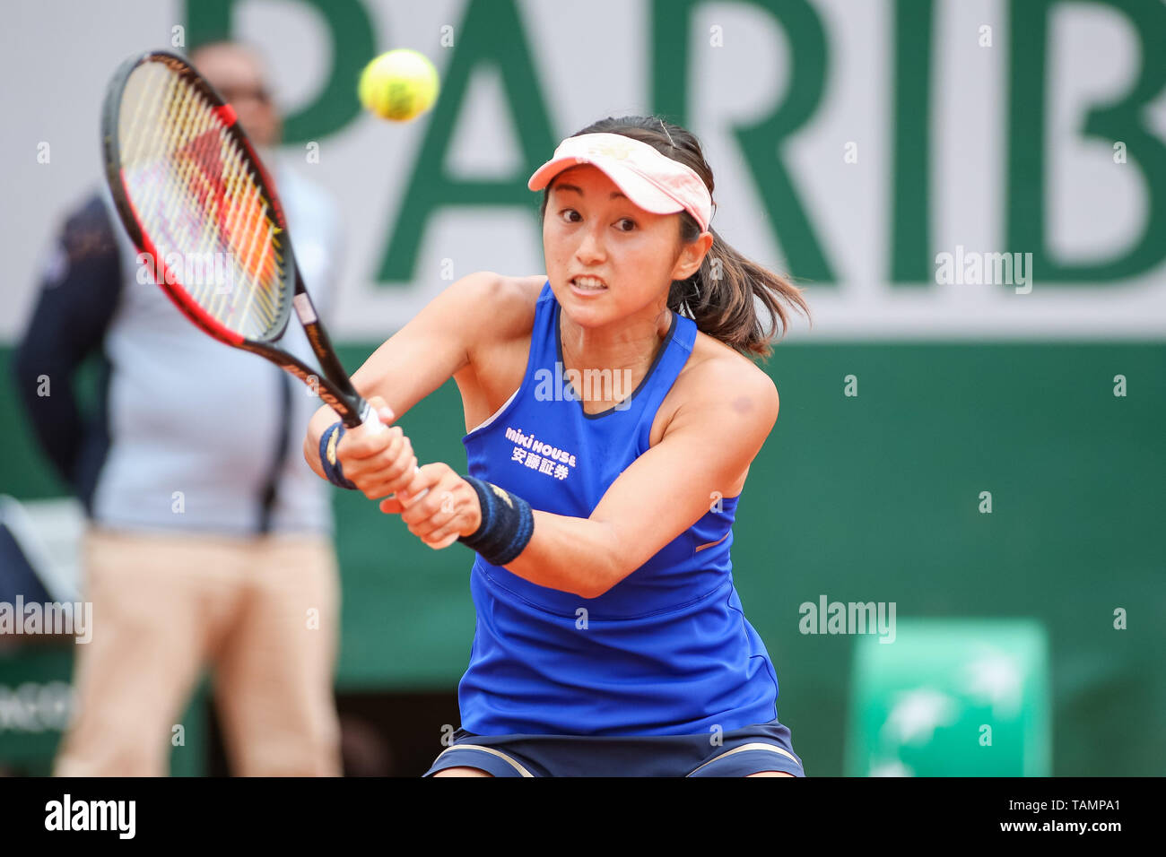 Misaki Doi du Japon au cours de la première série de match du tournoi de tennis contre Sloane Stephens des États-Unis à la Roland Garros à Paris, France le 26 mai 2019. Credit : AFLO/Alamy Live News Banque D'Images