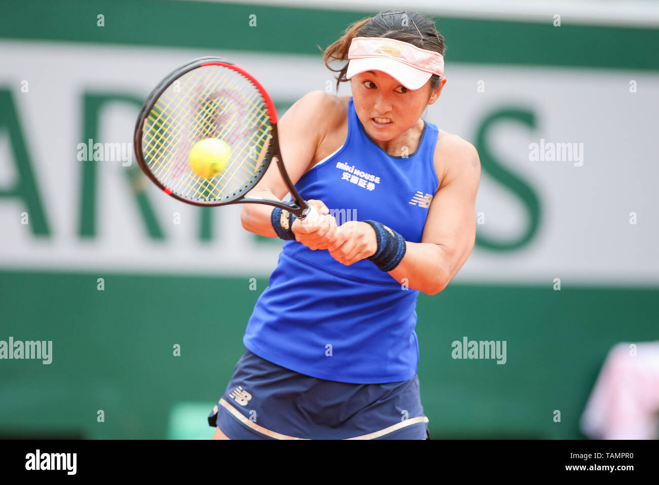 Misaki Doi du Japon au cours de la première série de match du tournoi de tennis contre Sloane Stephens des États-Unis à la Roland Garros à Paris, France le 26 mai 2019. Credit : AFLO/Alamy Live News Banque D'Images