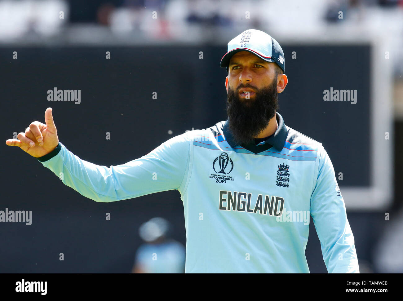 Londres, Royaume-Uni. 27 mai, 2019. Moeen Ali d'Angleterre durant la Coupe du Monde de Cricket ICC - chaleureux - entre l'Angleterre et de l'Afghanistan à l'Oval Stadium, Londres, le 27 mai 2019 : Crédit photo Action Sport/Alamy Live News Banque D'Images
