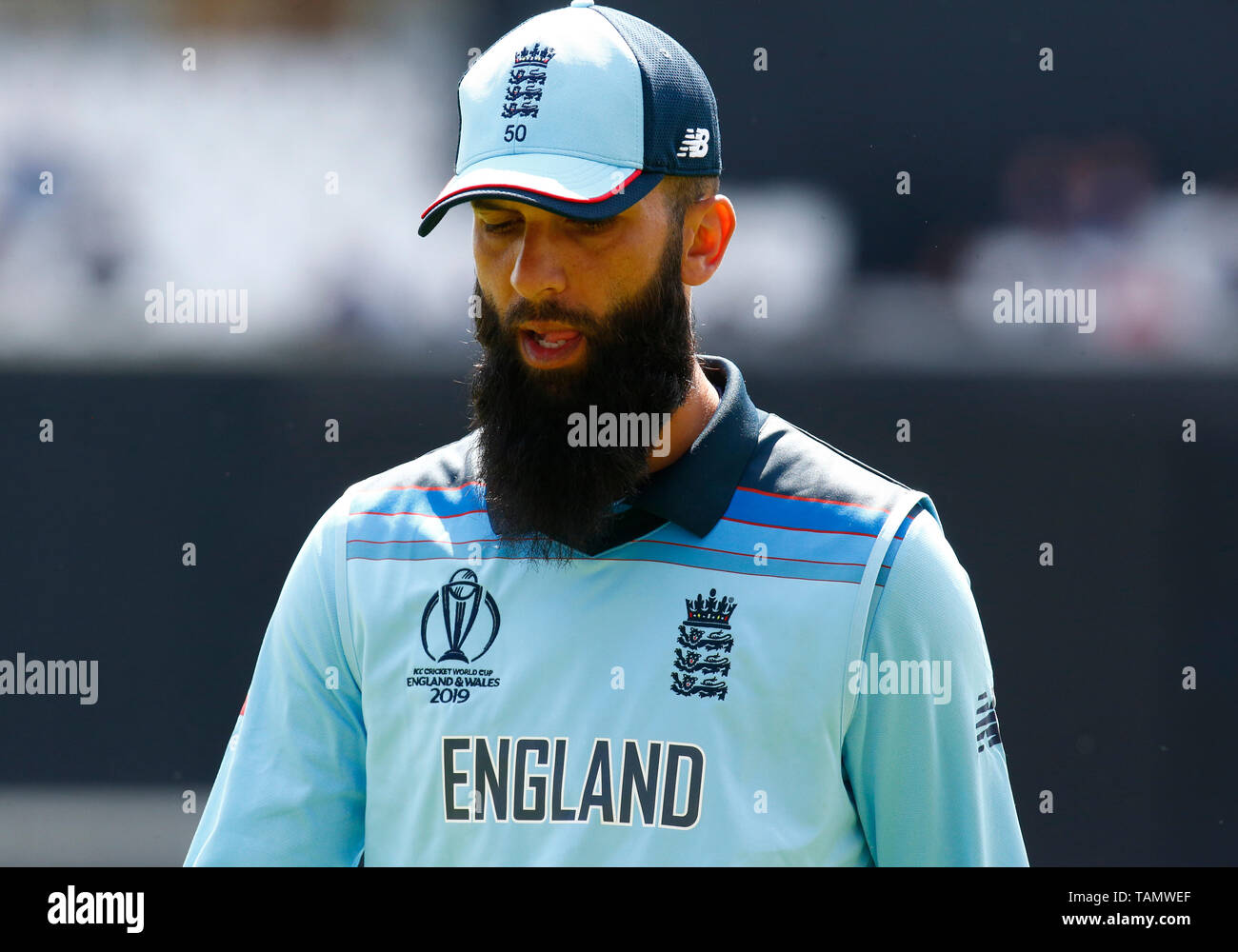Londres, Royaume-Uni. 27 mai, 2019. Moeen Ali d'Angleterre durant la Coupe du Monde de Cricket ICC - chaleureux - entre l'Angleterre et de l'Afghanistan à l'Oval Stadium, Londres, le 27 mai 2019 : Crédit photo Action Sport/Alamy Live News Banque D'Images