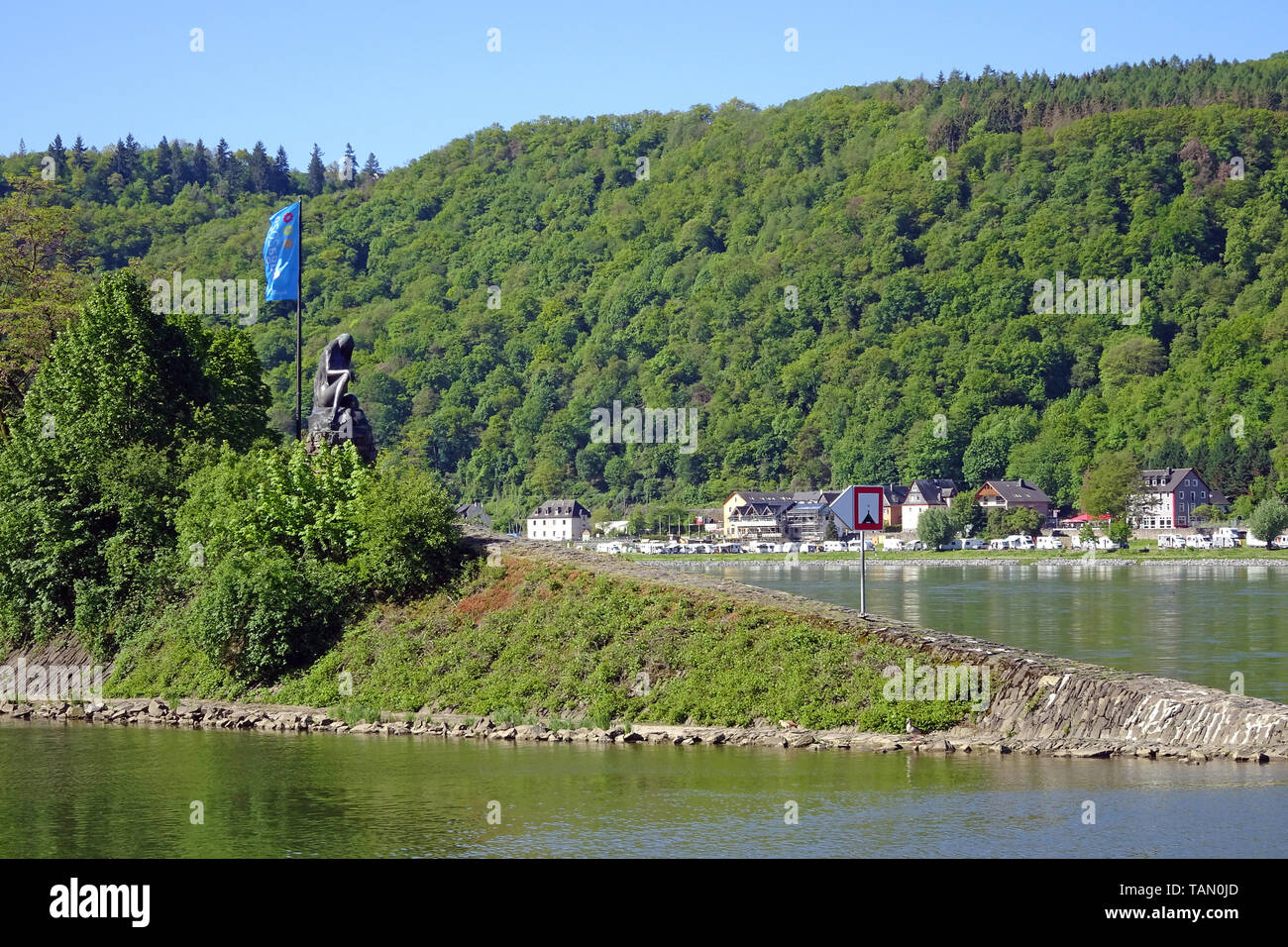 Statue de la Lorelei à St Goarshausen, site du patrimoine mondial de l'UNESCO, Vallée du Haut-Rhin moyen, Rhénanie-Palatinat, Allemagne Banque D'Images