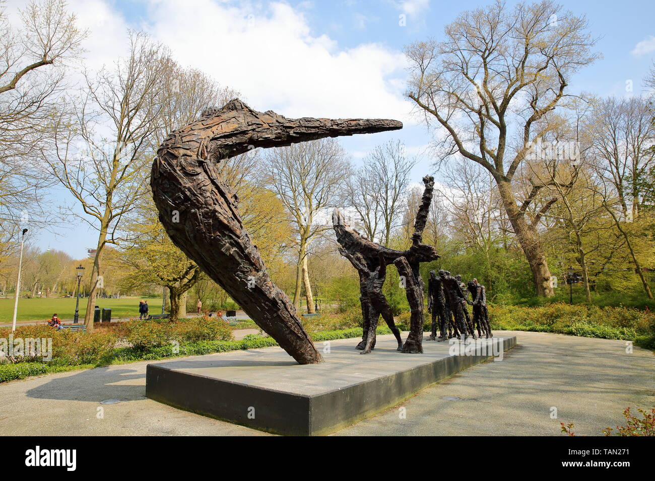 AMSTERDAM, Pays-Bas - 14 avril 2019 : National Monument (inauguré en 2002) et dédié à l'esclavage par Erwin de Vries (1929 - 2018) dans la région de Oosterpark Banque D'Images