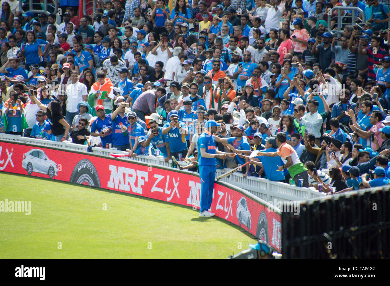 Fans de cricket indien à ICC 2019 Inde vs NewZeland réchauffer match à l'ovale, Londres Kia Banque D'Images