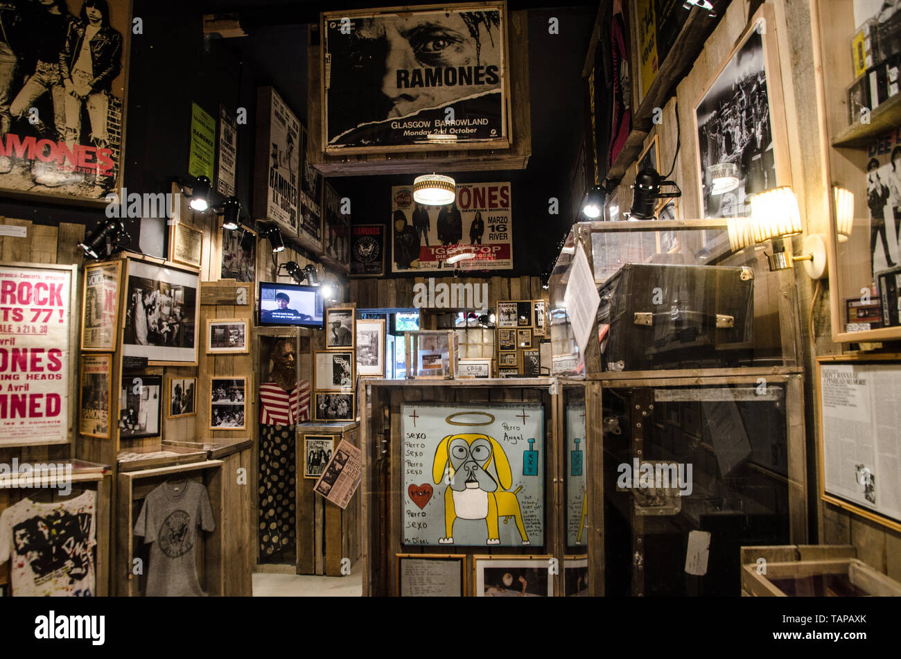 Les Ramones Museum et pub dans Kreuzberg avec plus de 1000 articles et Ramones gadgets. Berlin, 22 mai 2019 Banque D'Images