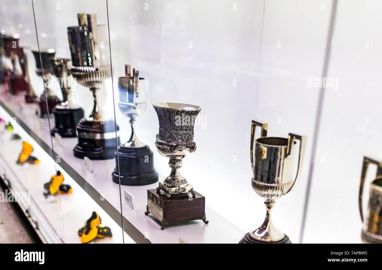 Barcelone, Espagne - 12 janvier 2018 : Le musée de trophées des coupelles et des bourses de l'équipe de FC Barcelone dans le Camp Nou. Banque D'Images