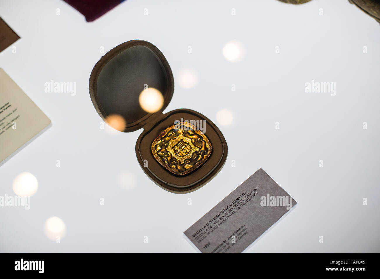 Barcelone, Espagne - 12 janvier 2018 : Le musée de trophées des coupelles et des bourses de l'équipe de FC Barcelone dans le Camp Nou. Banque D'Images