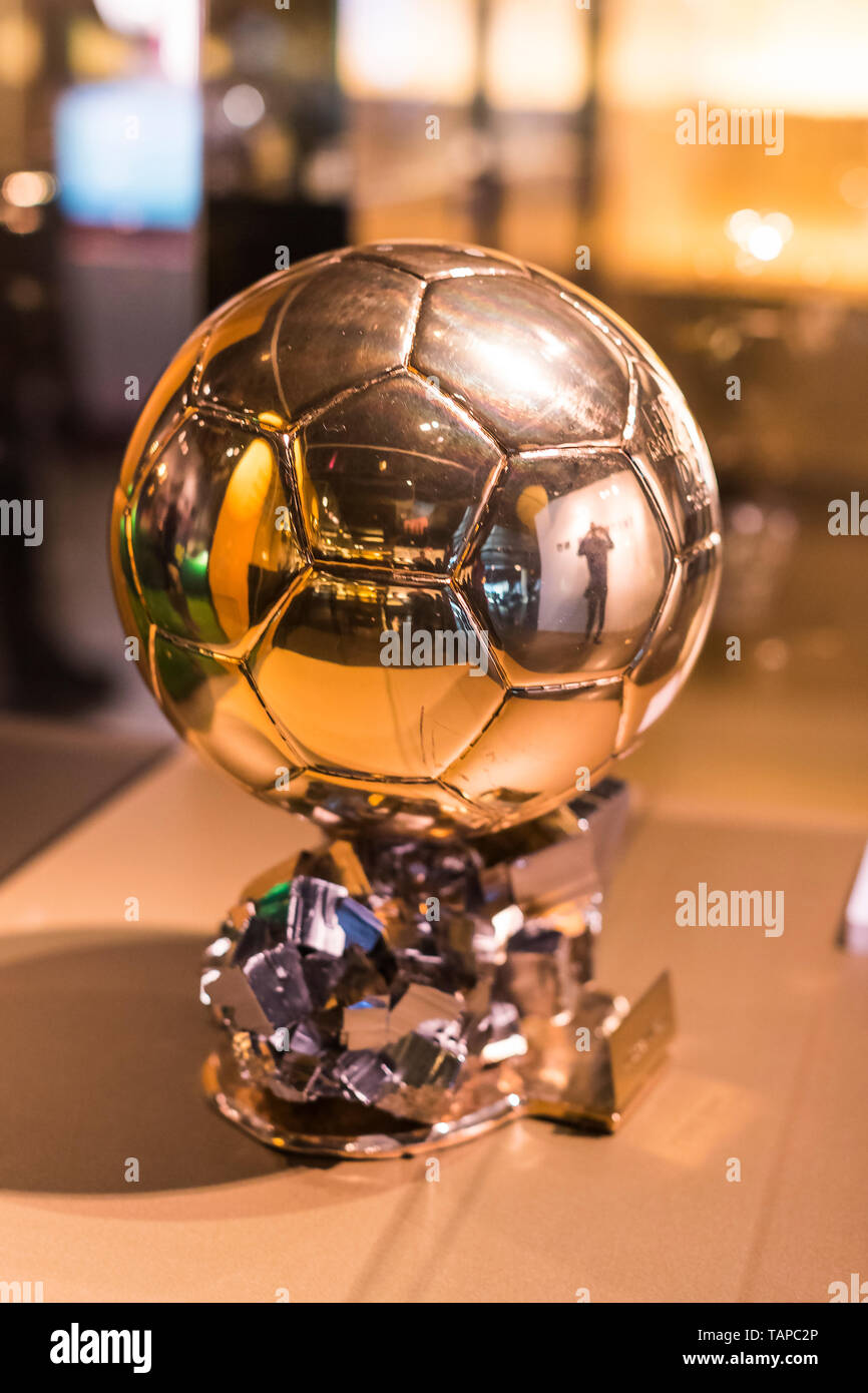 Barcelone, Espagne - 12 janvier 2018 : Le musée de trophées des coupelles et des bourses de l'équipe de FC Barcelone dans le Camp Nou. Banque D'Images