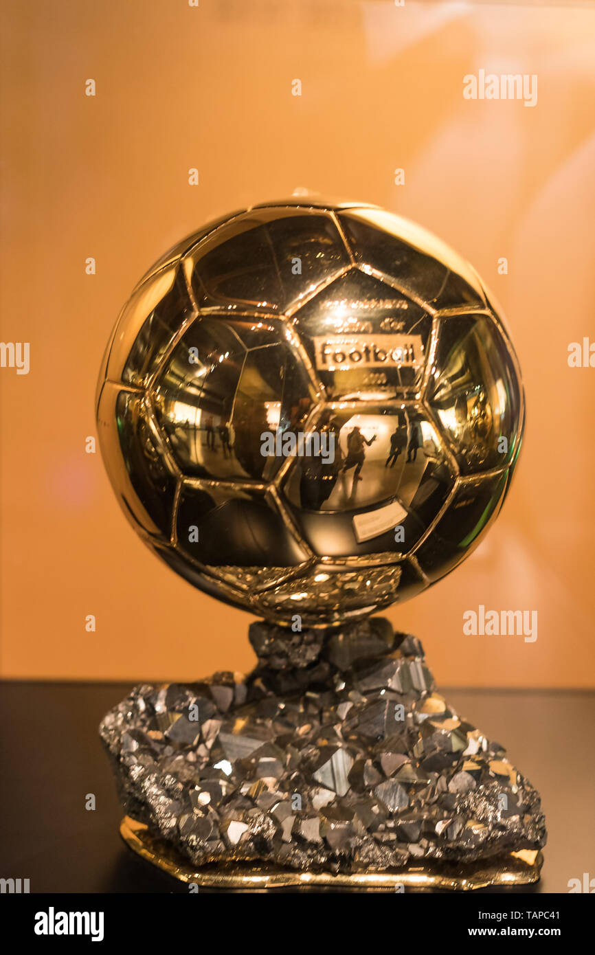 Barcelone, Espagne - 12 janvier 2018 : Le musée de trophées des coupelles et des bourses de l'équipe de FC Barcelone dans le Camp Nou. Banque D'Images