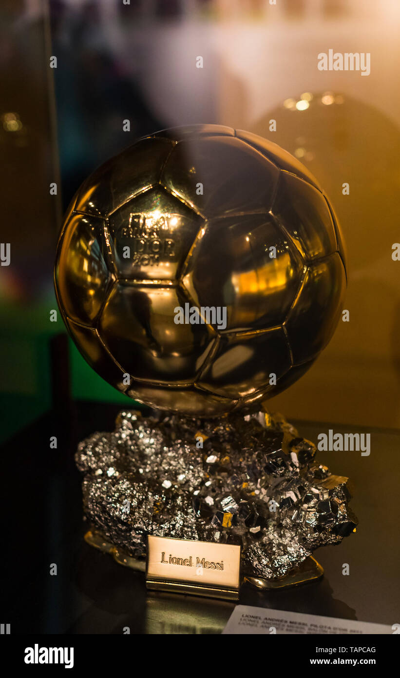 Barcelone, Espagne - 12 janvier 2018 : Le musée de trophées des coupelles et des bourses de l'équipe de FC Barcelone dans le Camp Nou. Banque D'Images