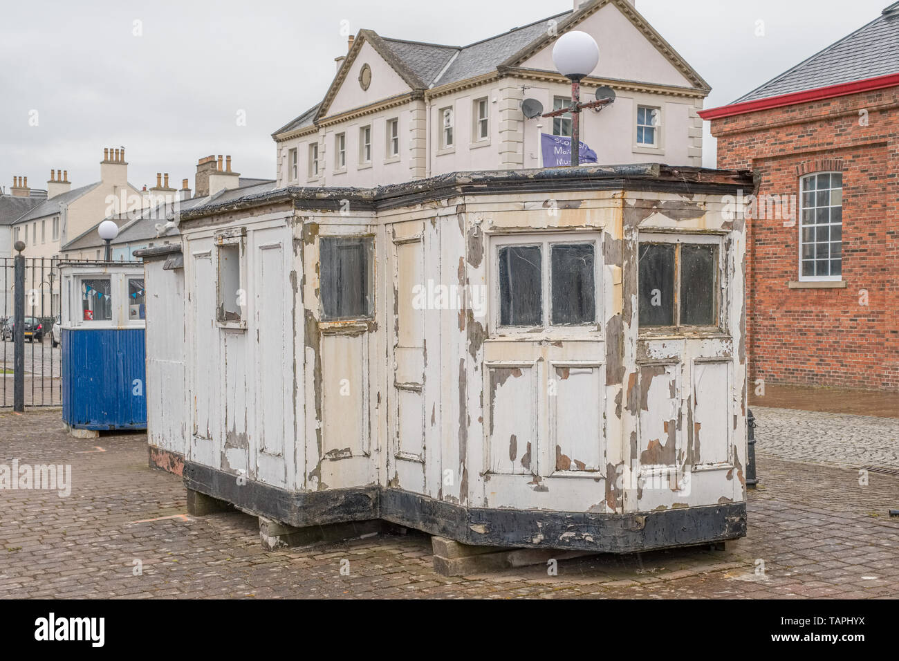 Irvine, Écosse, Royaume-Uni - Mai 25, 2019 : Musée Maritime du port d'Irvine Ayrshire du nord de l'Écosse à la recherche sur l'ancienne maison de roue sur l'affichage pour les Banque D'Images