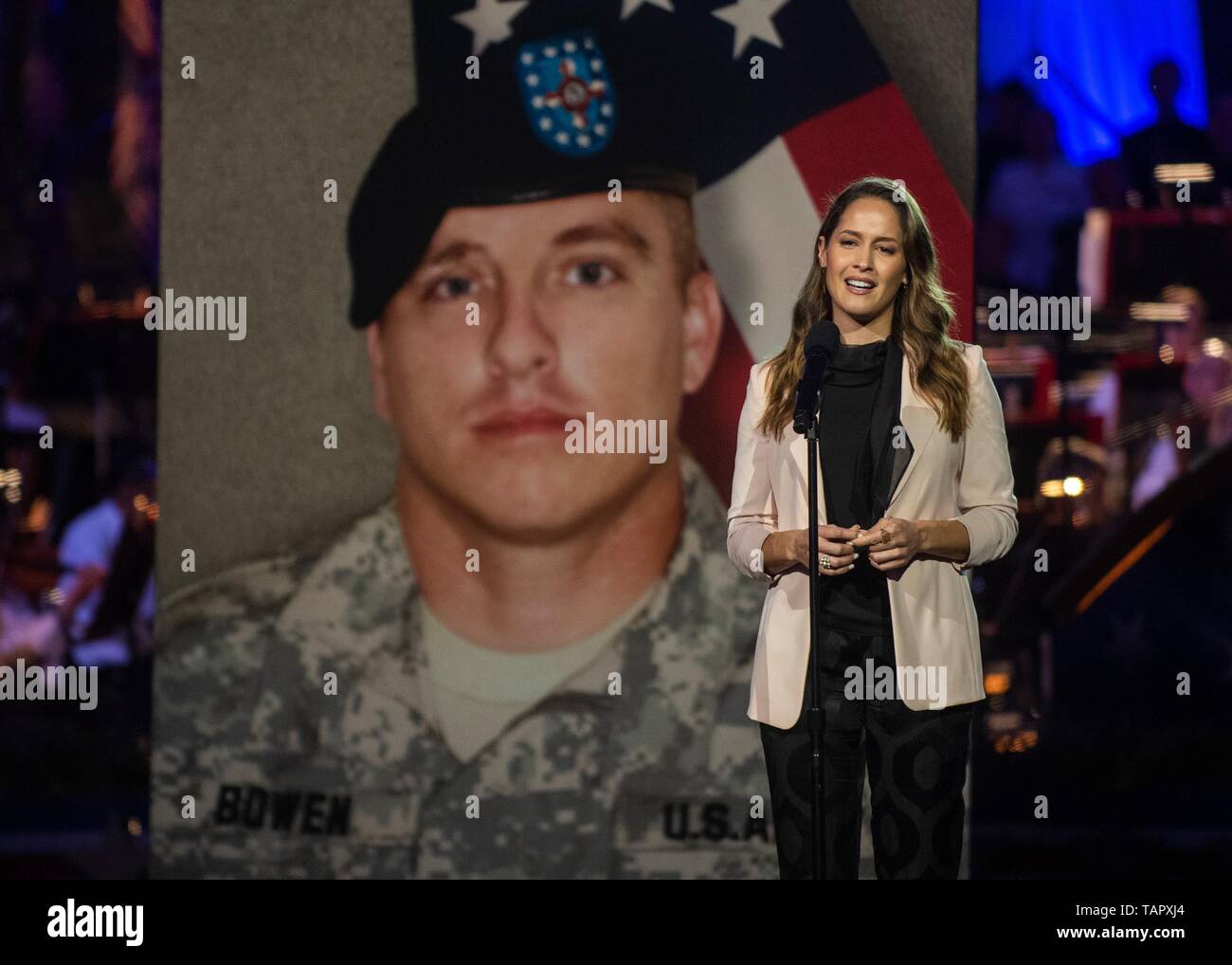 Jaina actrice Lee Ortiz joue sur la scène pendant le concert de la Journée commémorative nationale sur la pelouse de l'ouest de la capitale américaine, 26 mai 2019 à Washington, D.C. Le concert est en souvenir des militaires qui ont donné leur vie pour le pays. Banque D'Images