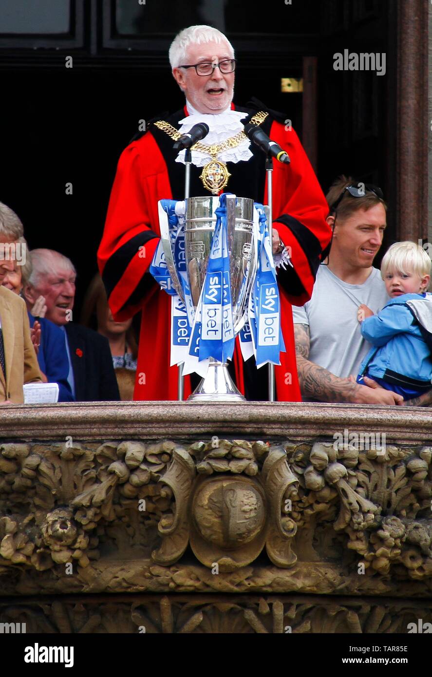 Wirral,UK 27 mai 2019 Tranmere Rovers retour aux célébrations à Birkenhead mairie pour célébrer la promotion des équipes de ligue 1 Ian crédit Fairbrother/Alamy Stock Photos Banque D'Images