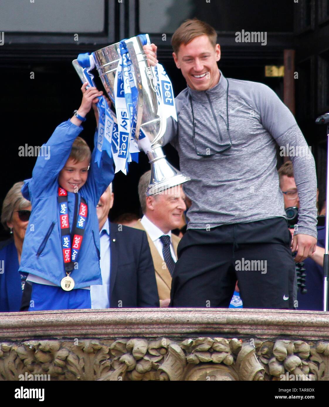 Wirral,UK 27 mai 2019 Tranmere Rovers retour aux célébrations à Birkenhead mairie pour célébrer la promotion des équipes de ligue 1 Ian crédit Fairbrother/Alamy Stock Photos Banque D'Images