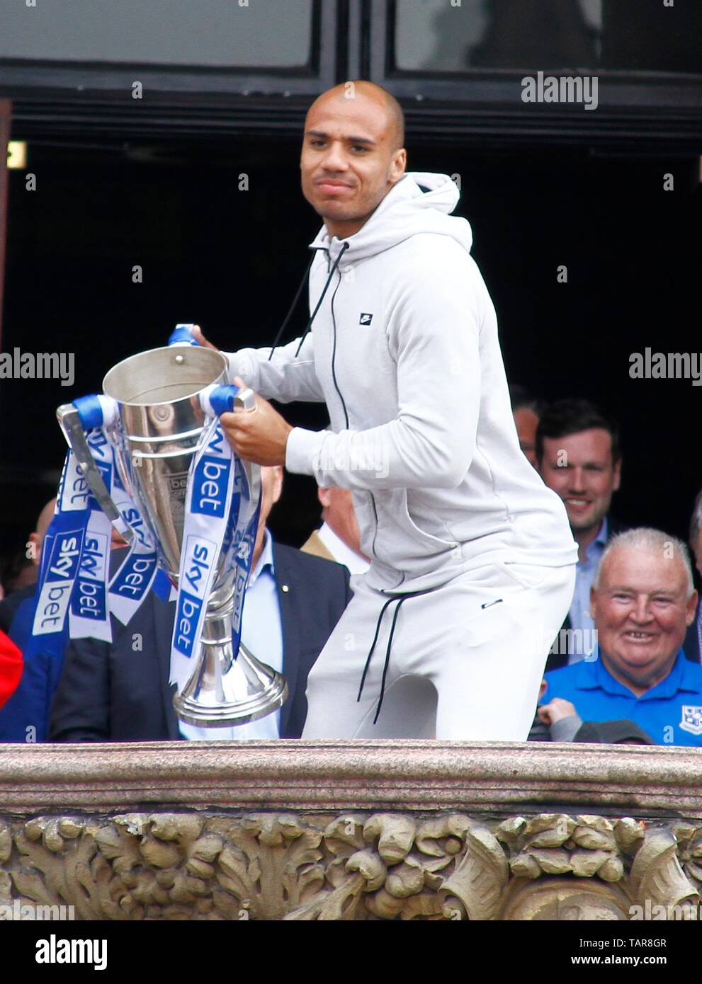 Wirral,UK 27 mai 2019 Tranmere Rovers retour aux célébrations à Birkenhead mairie pour célébrer la promotion des équipes de ligue 1 Ian crédit Fairbrother/Alamy Stock Photos Banque D'Images