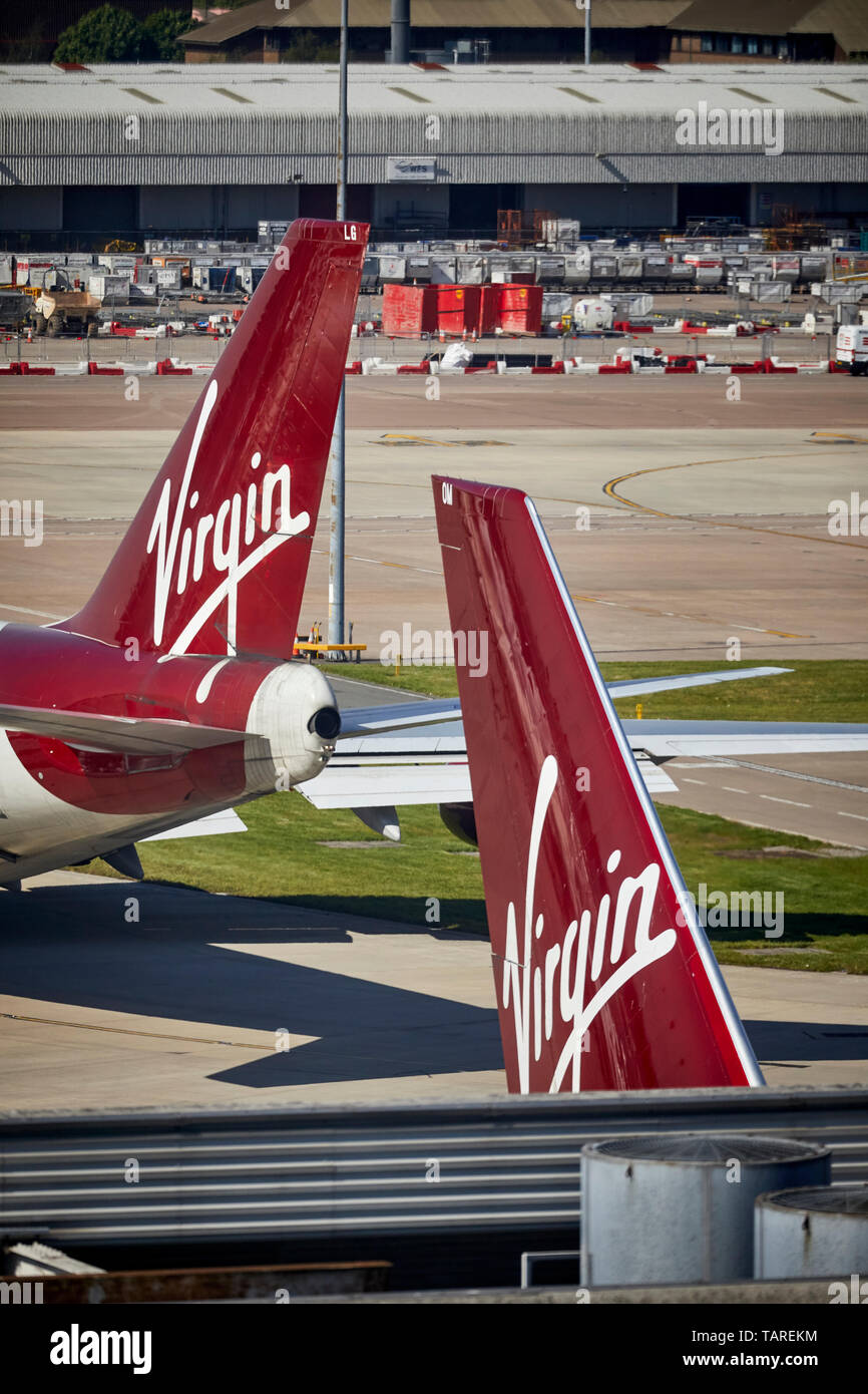 MANCHESTER AIRPORT terminal 2 Virgin Atlantic 474 série 400 Ruby Tuesday prépare à partir Banque D'Images