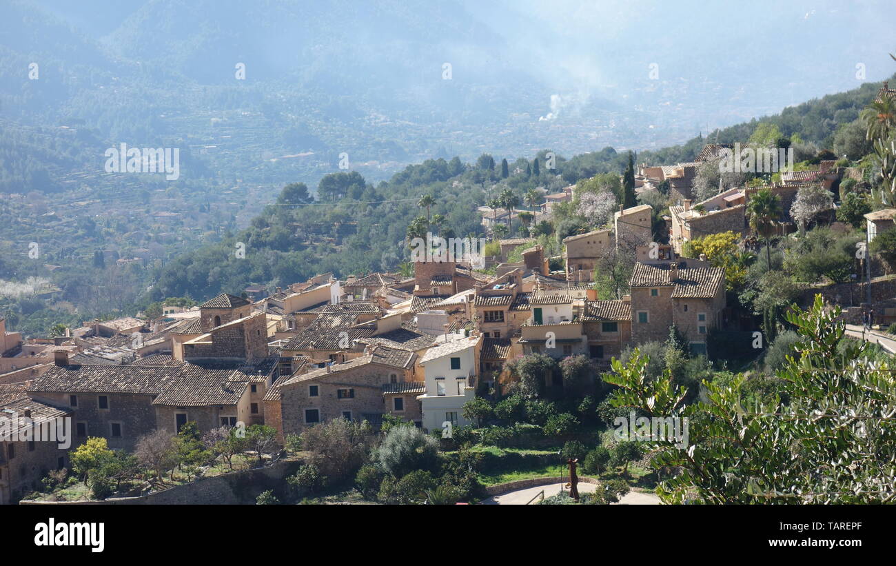 Fornalutx ville ion hiver Majorque île, Espagne Banque D'Images