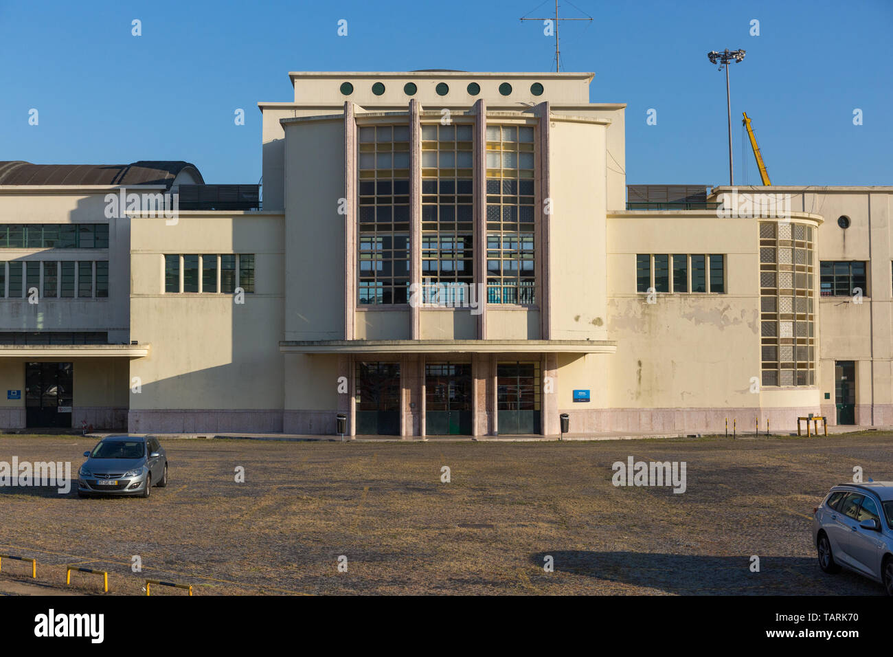 lisbon cruise port - jardim do tabaco quay