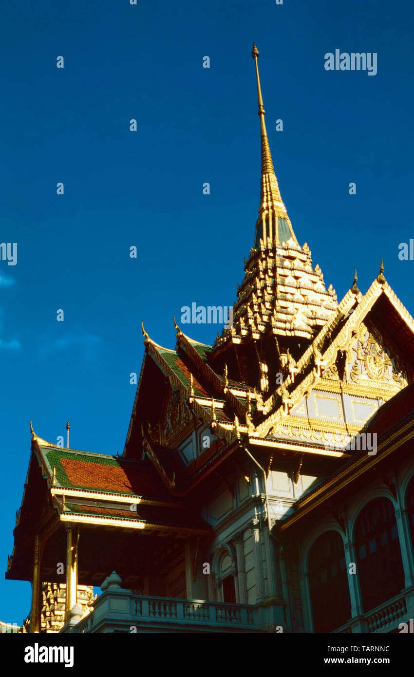 Chakri Mahat Prasat dans le Temple du Bouddha d'Emeraude,complexe,Thaïlande Bangkok Banque D'Images