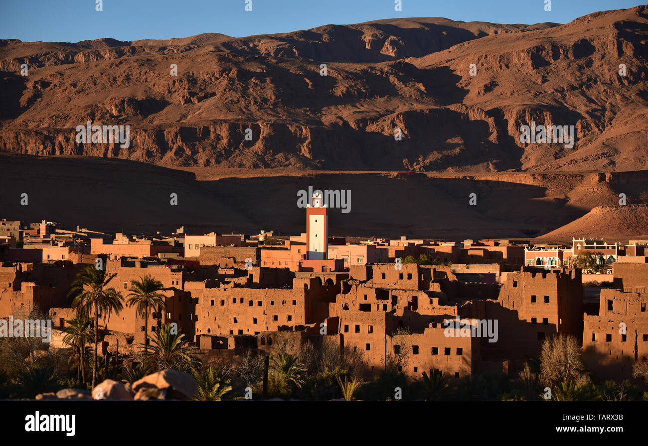 Oasis Vieux village près de Tinghir au coucher du soleil. Maroc Banque D'Images