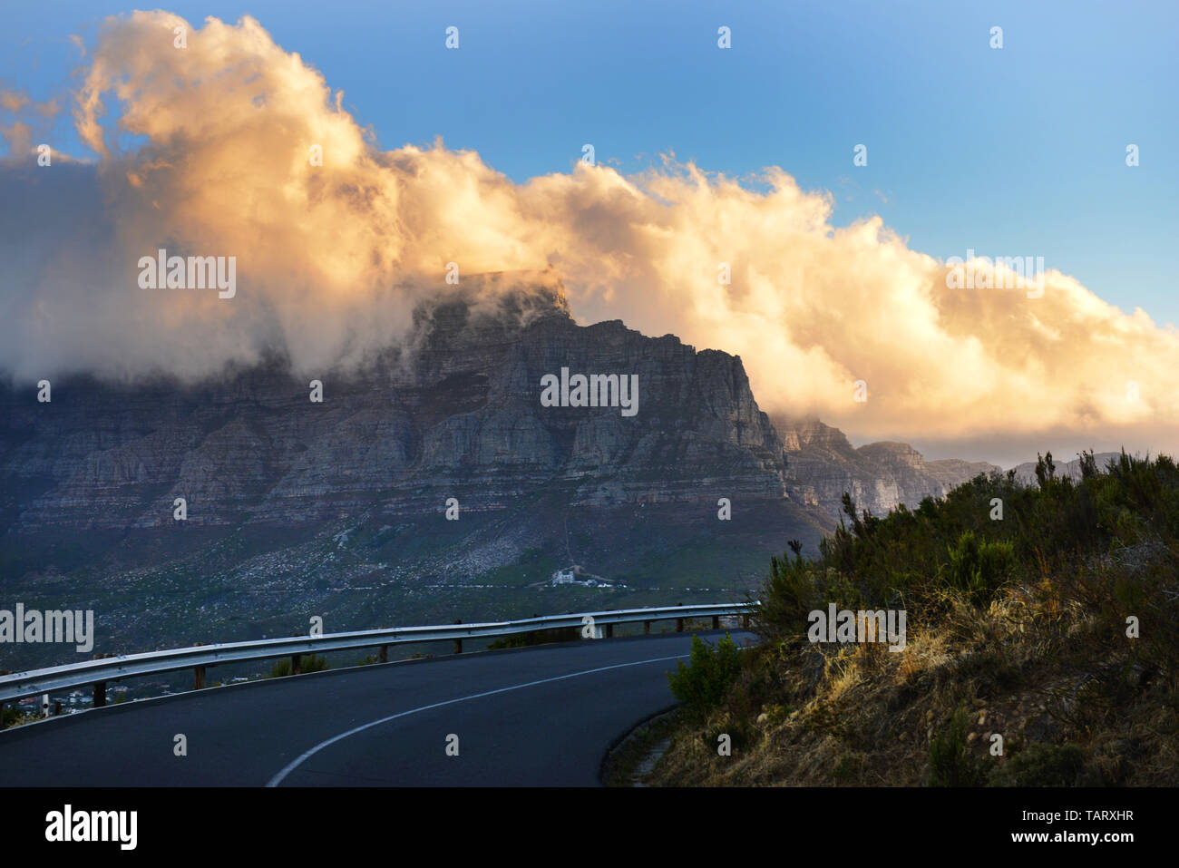 Vues de la ville du Cap et la montagne de la table à partir de Signal Hill. Banque D'Images