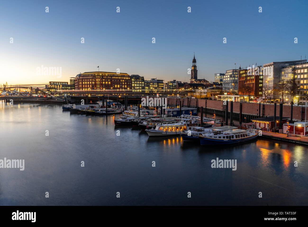 Toits de Hambourg Harbor Banque D'Images