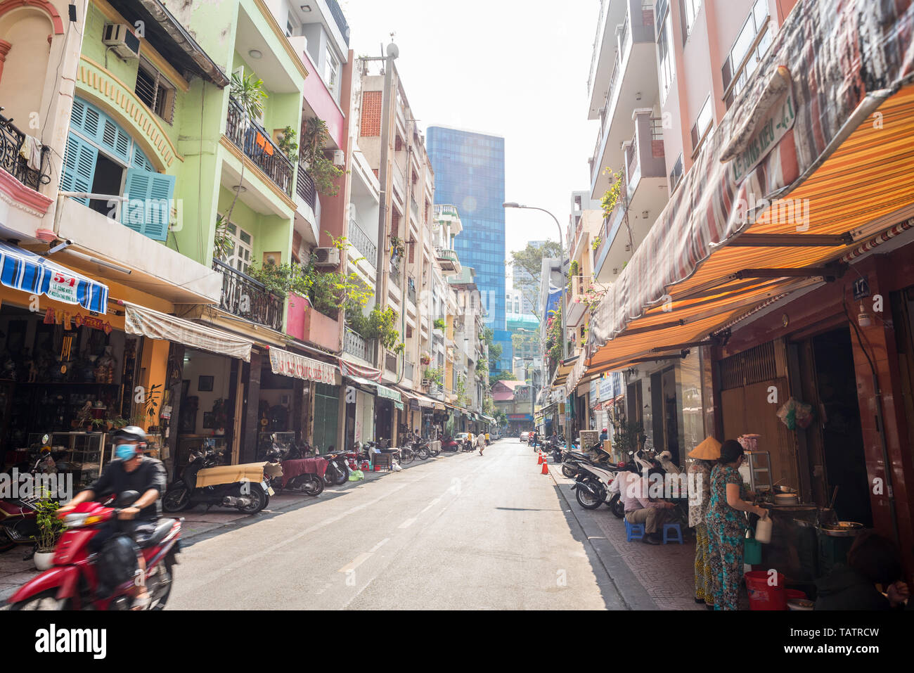 Ho Chi Minh Ville, Vietnam - 8 Avril 2019 : la perspective de la rue Le Cong Kieu. Banque D'Images