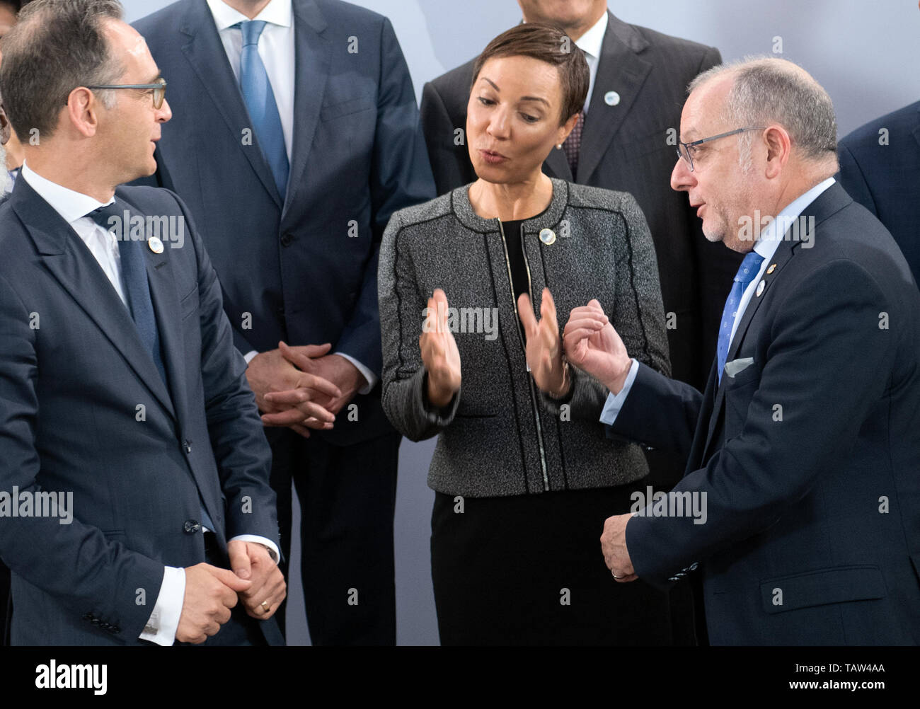 Berlin, Allemagne. 28 mai, 2019. Heiko Maas (SPD, l-r), le ministre fédéral des affaires étrangères, Kamina Johnson Smith, ministre des Affaires étrangères de la Jamaïque, et Jorge Faurie, le Ministre des affaires étrangères de l'Argentine, rencontrez au Ministère fédéral des affaires étrangères avant l'ouverture de la Conférence de l'Amérique latine et des Caraïbes. Plus de 20 ministres des affaires étrangères de la région prennent part à la conférence, qui dure plusieurs jours. Credit : Ralf Hirschberger/dpa/Alamy Live News Banque D'Images