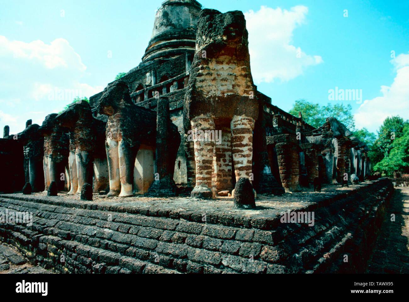 Wat Chang Lom,39,Si Satchanalai éléphants du parc historique de Sukhothai, Thaïlande, Banque D'Images