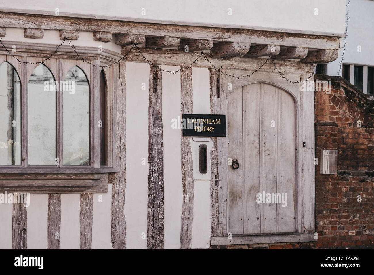 Lavenham, UK - 19 Avril 2019 : Façade de Lavenham Priory, un chalet à colombages médiévale en Angleterre, Lavenham, converti en lit haut de gamme et breakf Banque D'Images