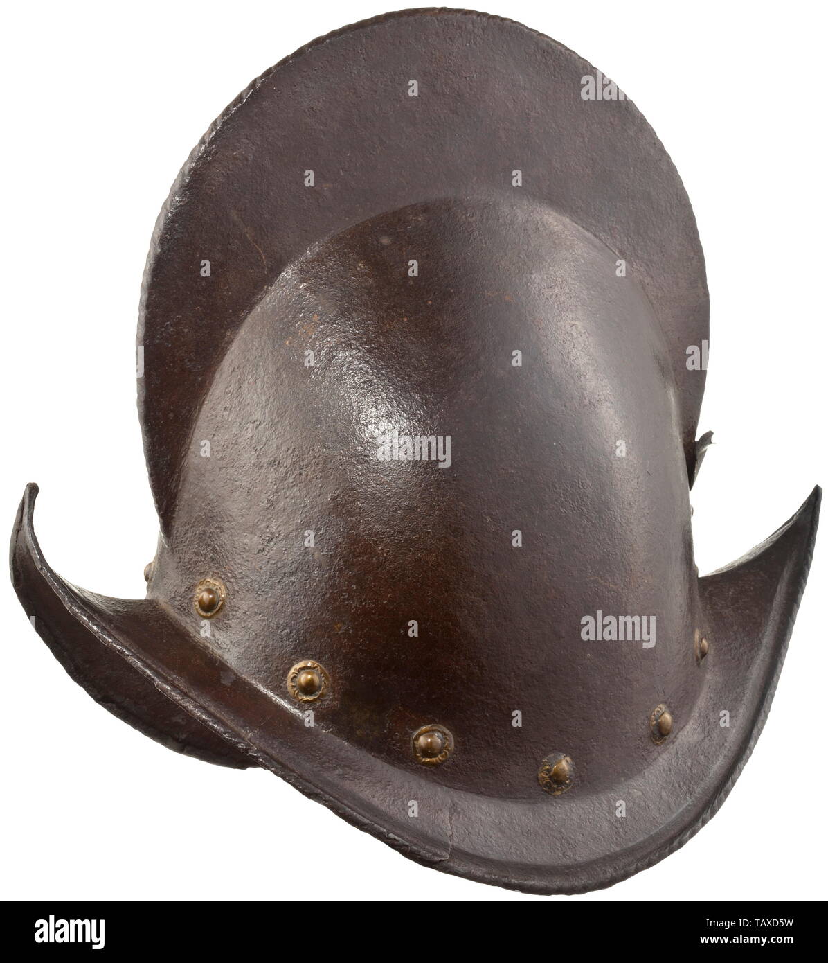Un peigne morion, 16ème siècle, un morceau du crâne martelé en cordée, peigne et brim, continu et rivets en laiton de la tuyère d'panache. Petite fissure sur le bord gauche. 31 cm de hauteur. armes défensives, d'armes, d'armes, l'arme, le bras, appareil de combat, objet, objets, alambics, clipping, coupures, cut out, cut-out, cut-outs, ustensile, pièce de l'équipement, les ustensiles, historique, historique, Additional-Rights Clearance-Info-Not-Available- Banque D'Images