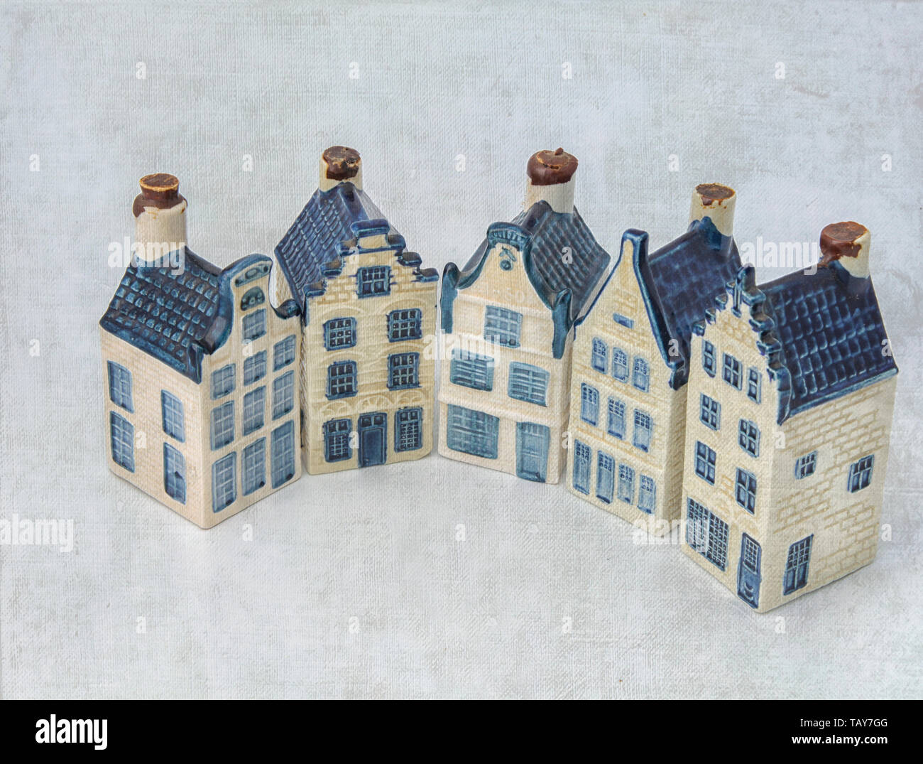 Historique néerlandais maisons en céramique de Delft la Chine dans un demi-cercle Banque D'Images
