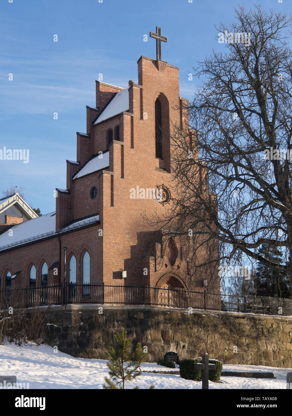 Nordstrand Church dans en style gothique à partir de 1935 dans la banlieue d'Oslo en Norvège, Église évangélique luthérienne, l'architecte Jacob Wilhelm Nordan Banque D'Images
