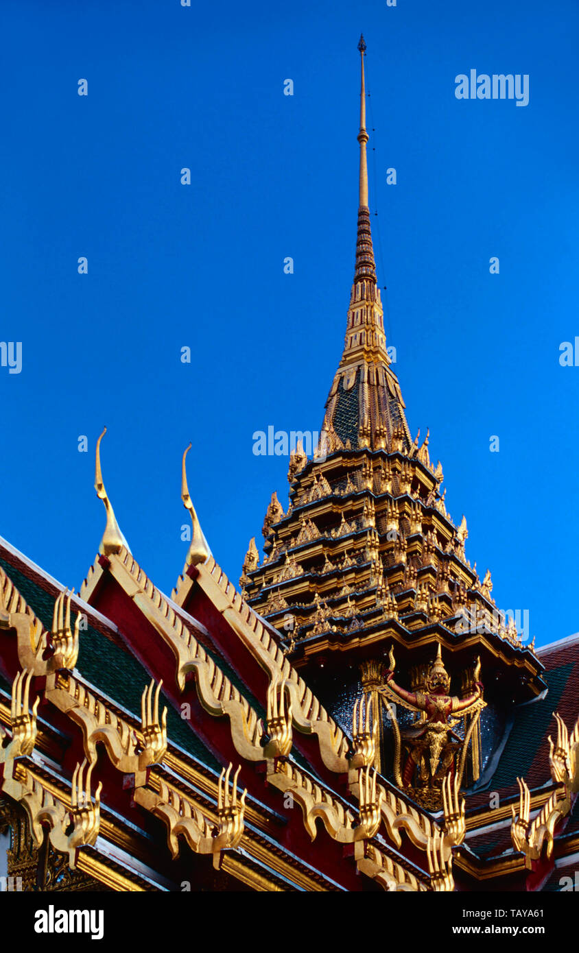 Le Dusit Maha Prasat dans le Grand Palais de Bangkok,Thaïlande,complexe Banque D'Images