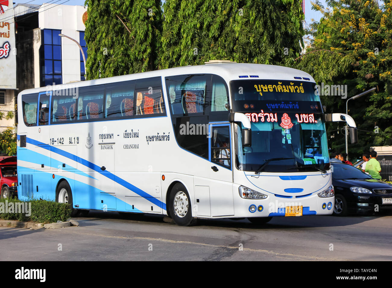 Chiang Mai, Thaïlande - 4 novembre 2012 : Bus de Budsarakham tour bus Company. Photo à la gare routière de Chiangmai, Thaïlande. Banque D'Images