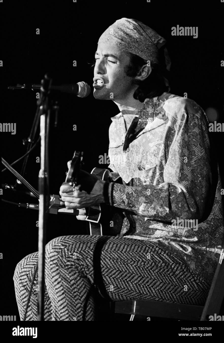 Voorburg, Pays-Bas : Ry Cooder effectue sur scène à Voorburg, Pays-Bas, mars, 10, 1973 (photo de Gijsbert Hanekroot) Banque D'Images