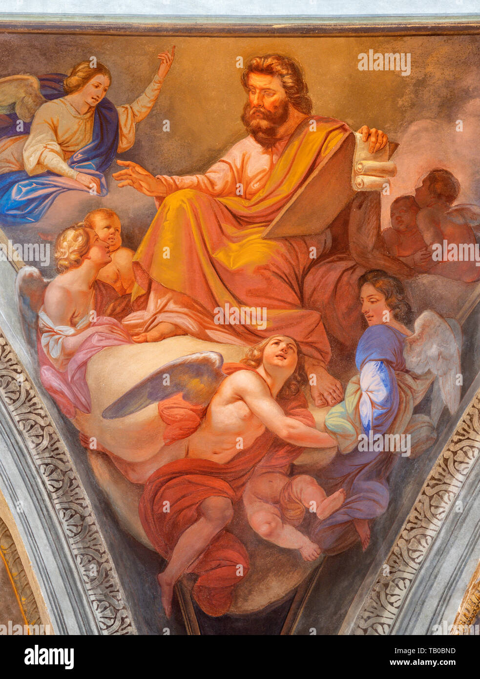 Côme, Italie - 8 mai 2015 : la fresque de Saint Matthieu l'évangéliste dans l'église Basilique de San Fedele par Giovanni Valtorta (1846). Banque D'Images